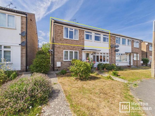 Flat for sale in Queens Park, Billericay