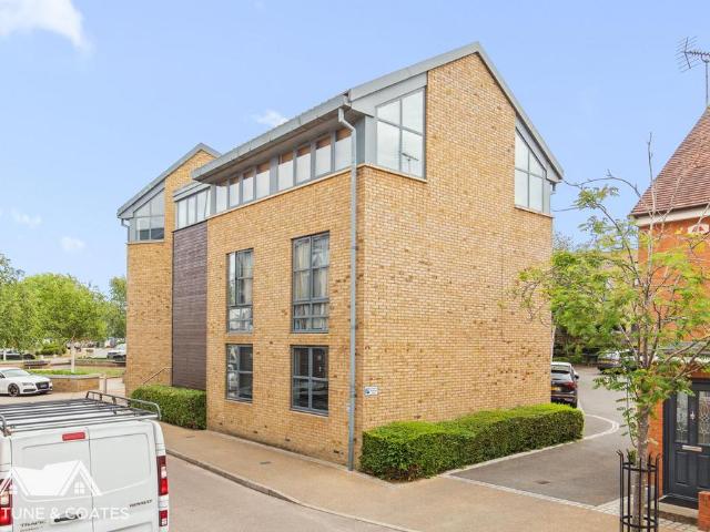 Flat for sale in Harlow, Essex