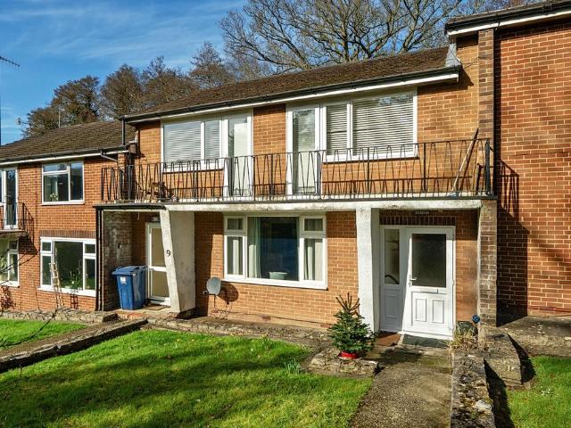 Flat for sale in Great Stoatley, Fole