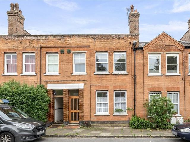 Flat for sale in High Barnet, Greater London