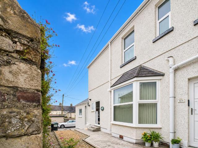 Flat for sale in Mount Wise