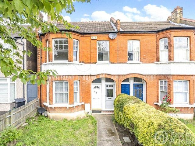Flat for sale in London Borough of Bromley, Greater London