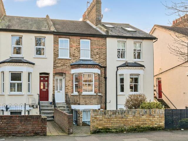 Flat for sale in Widmore, Greater London