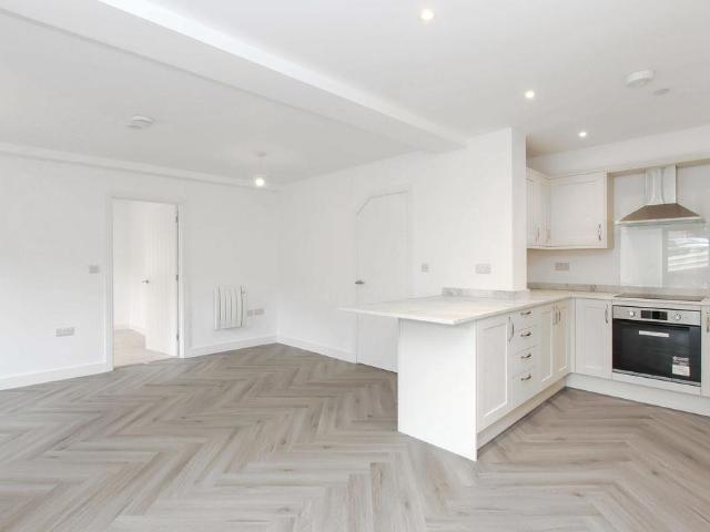 Flat for sale in Pouchen End, Hertfordshire