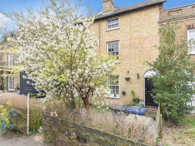 Flat for sale in Huntingdon