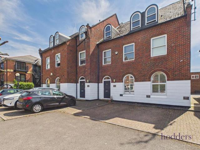 Flat for sale in Row Town, Surrey