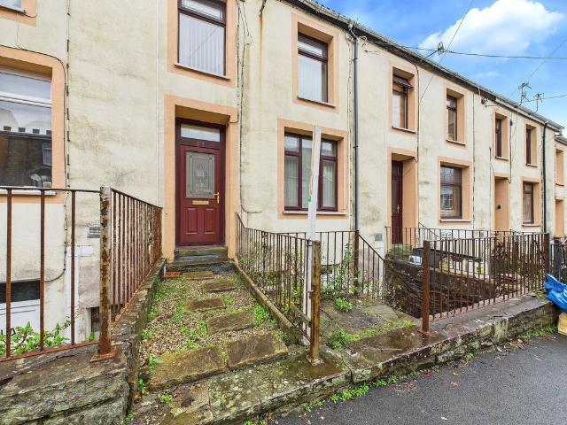 Flat for sale in Ogmore Valley, Wales