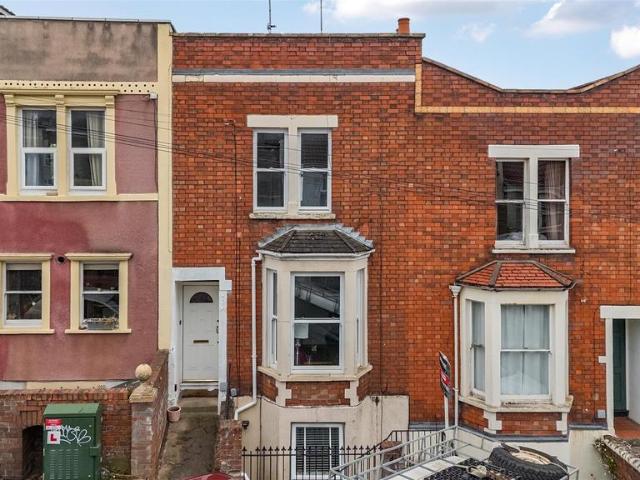 Flat for sale in Feckenham, City Of Bristol