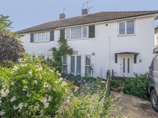 Flat for sale in Barnehurst, Greater London
