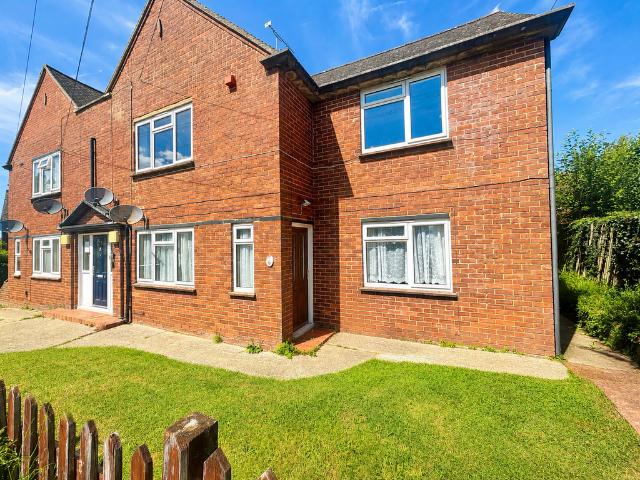 Flat for sale in Midway, Kent