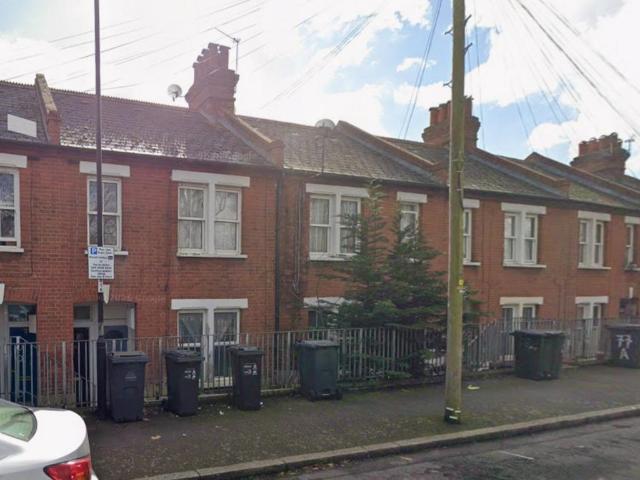 Flat for sale in London Borough of Croydon, Selhurst
