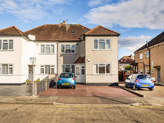 Flat for sale in London Borough of Bexley, Greater London