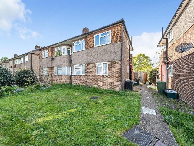 Flat for sale in Petts Wood, Greater London