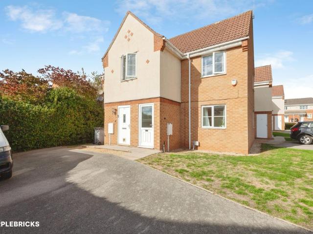 Flat for sale in Hamilton, Leicester