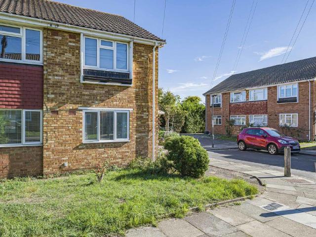 Flat for sale in Royal Borough of Greenwich, Greater London