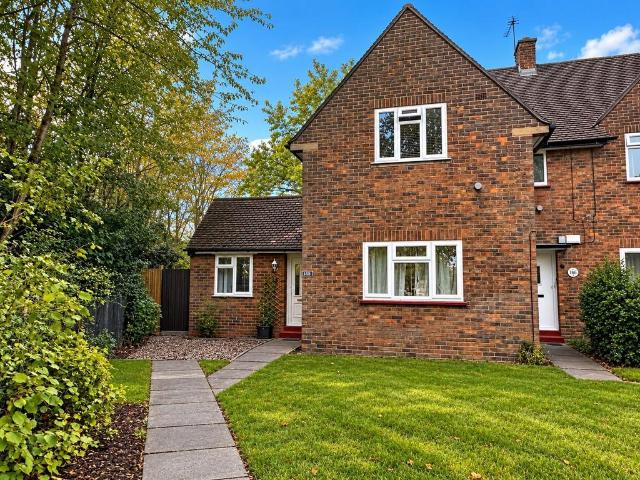 Flat for sale in Slade Green, Greater London