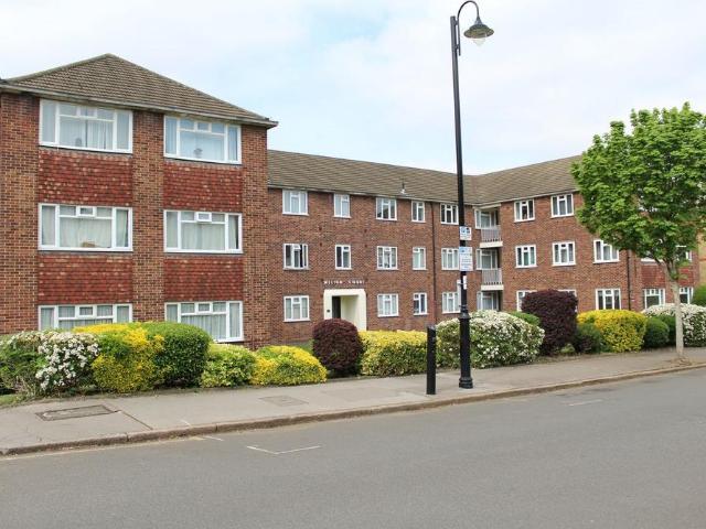 Flat for sale in London Borough of Croydon, Addiscombe