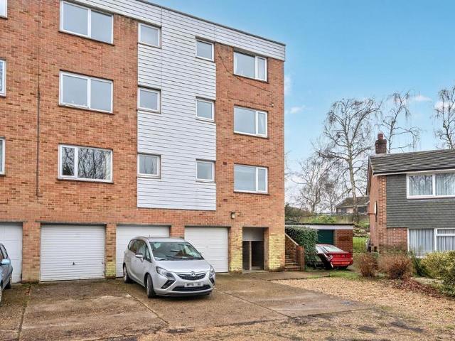 Flat for sale in Helford, Hampshire