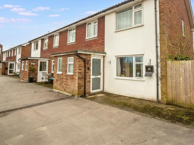 Flat for sale in The Butts, Kent