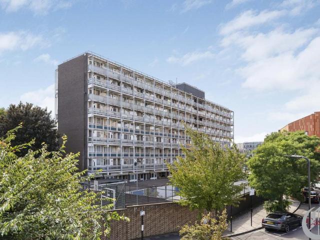 Flat for sale in Homerton, Greater London