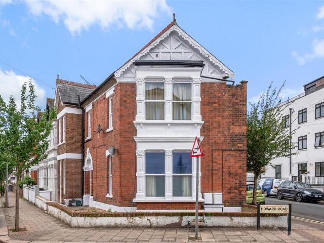 Flat for sale in Cricklewood, Greater London