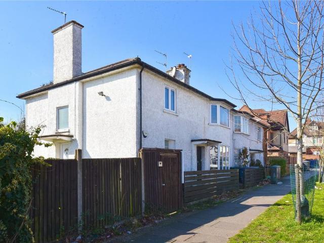 Flat for sale in The Hale, Greater London