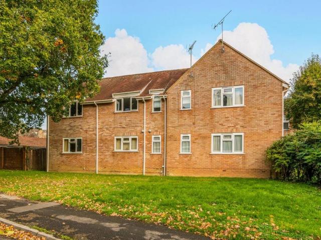 Flat for sale in Millers Dale South, Eastleigh