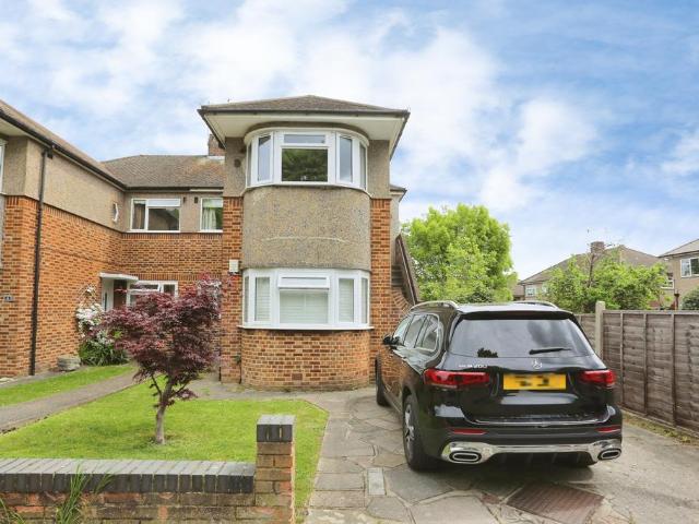 Flat for sale in Petts Wood, Greater London