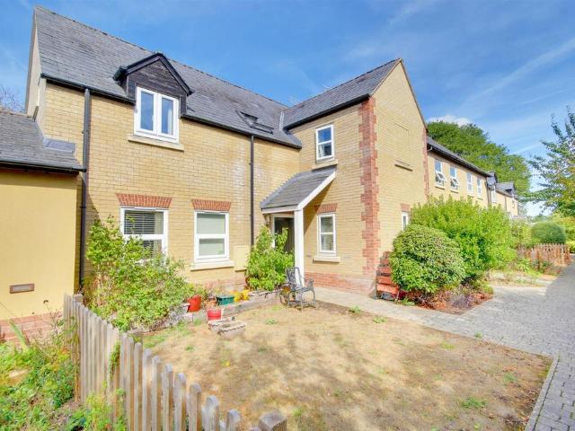 Flat for sale in St. Ives, Huntingdon