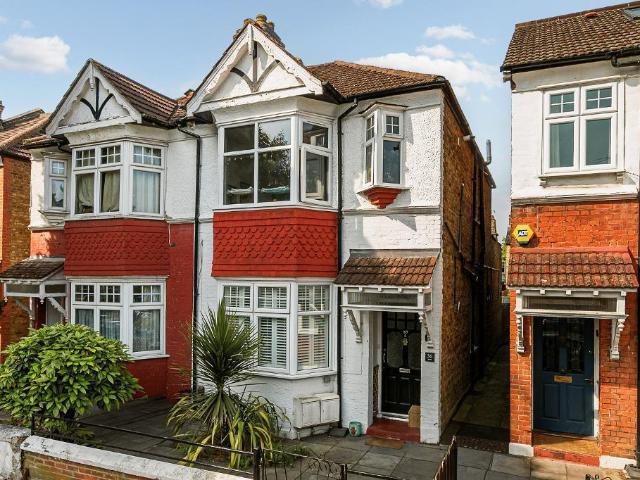 Flat for sale in London Borough of Ealing, Hanwell