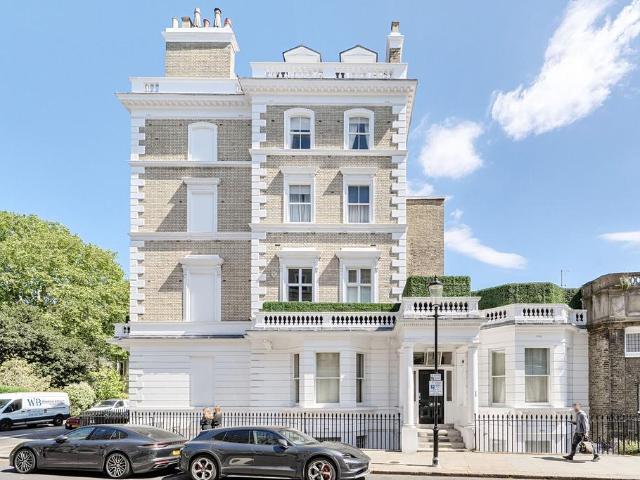 Flat for sale in Brompton, Greater London