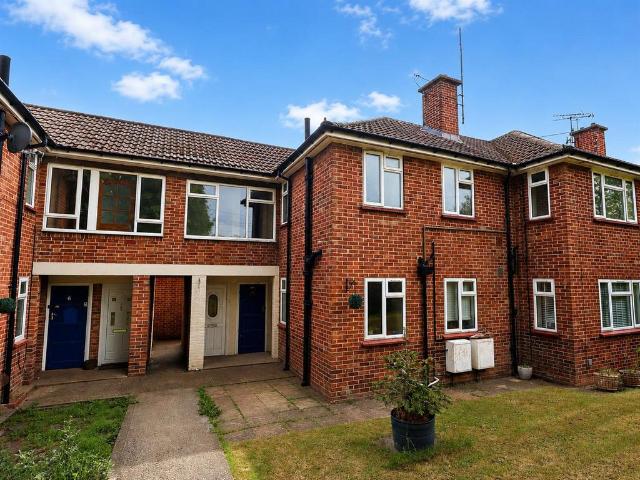 Flat for sale in Leighton-Linslade, Linslade