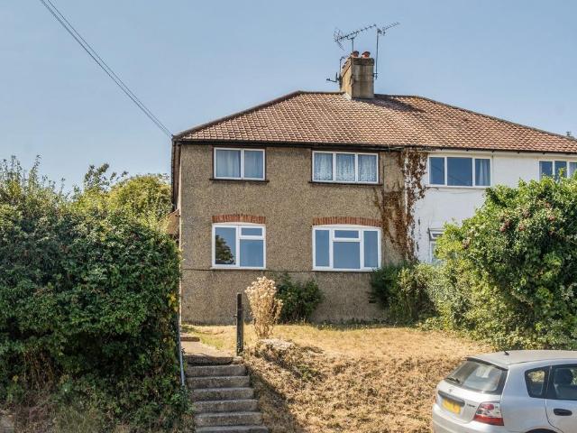 Flat for sale in Caterham on the Hill, Hillview