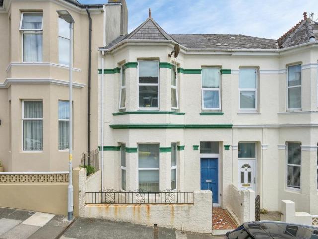 Flat for sale in St.Judes, Mount Wise