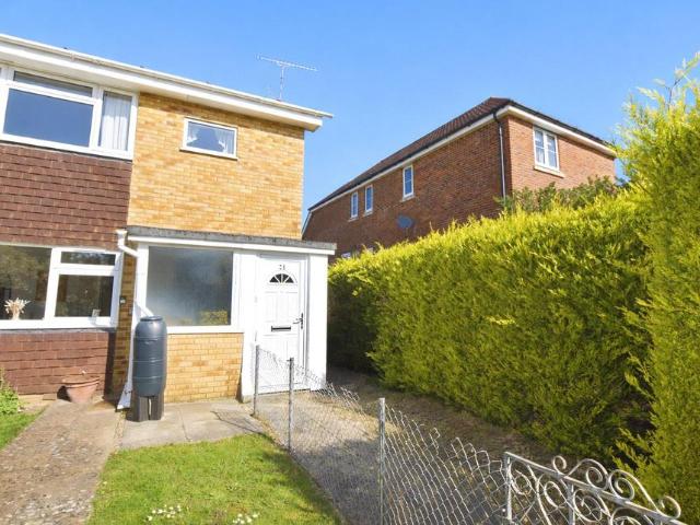 Flat for sale in Bolton Low Houses, Hampshire
