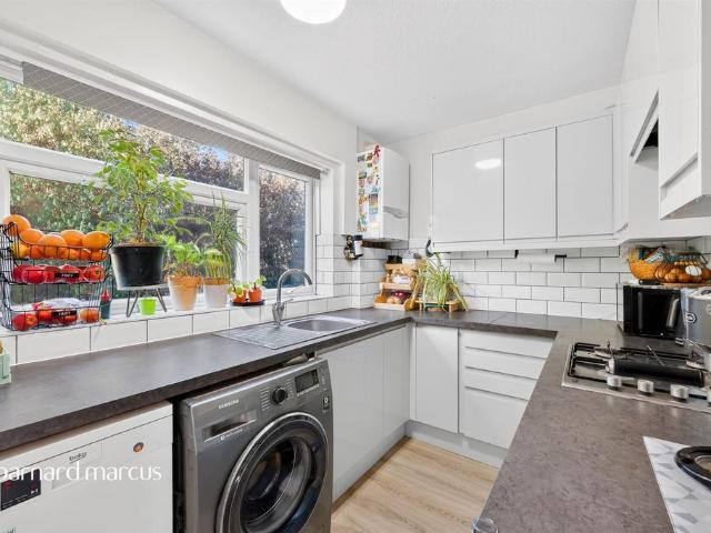 Flat for sale in Royal Borough of Kingston upon Thames, Greater London