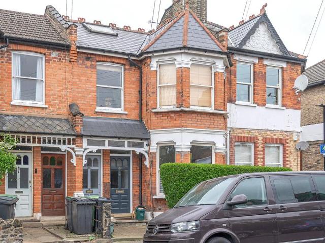 Flat for sale in Hornsey, Greater London