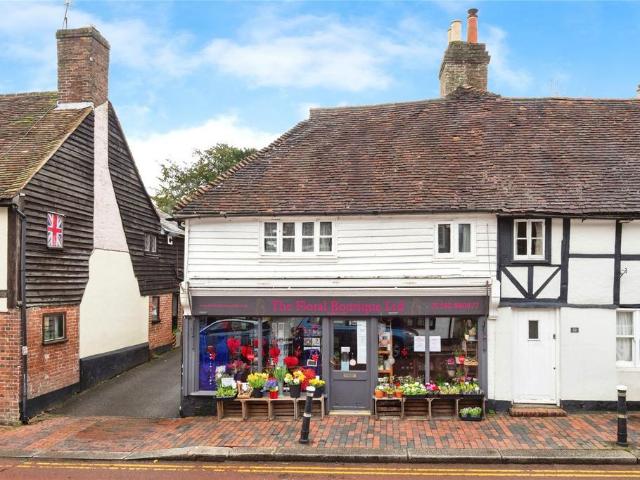 Flat for sale in Salehurst and Robertsbridge, Heathlands
