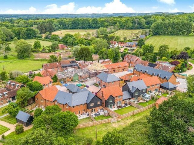 Flat for sale in Embley, Test Valley