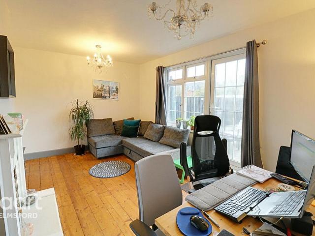 Flat for sale in Melbourne, Chelmsford