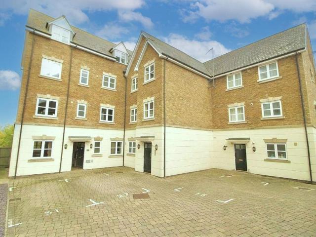 Flat for sale in Grange Farm, Shenley Church End