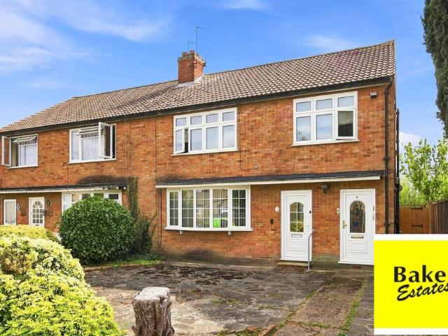 Flat for sale in Fairlop, Greater London