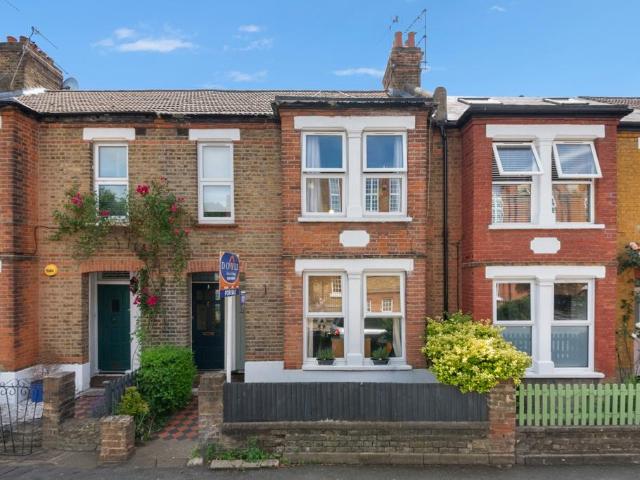 Flat for sale in London Borough of Ealing, Hanwell