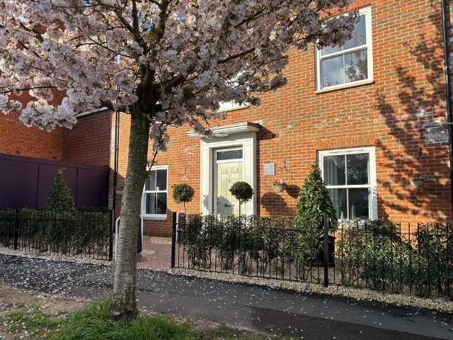 Flat for sale in The Soke, New Alresford