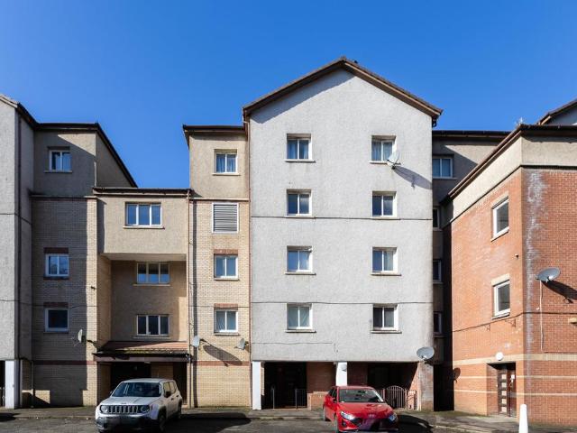 Flat for sale in Balgrayhill, Springburn