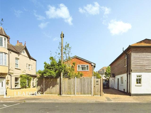 Flat for sale in Wick, Clapham