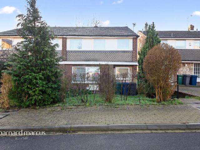 Flat for sale in Brunswick Park, Greater London