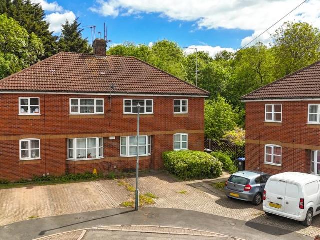 Flat for sale in New Bilton, Warwickshire