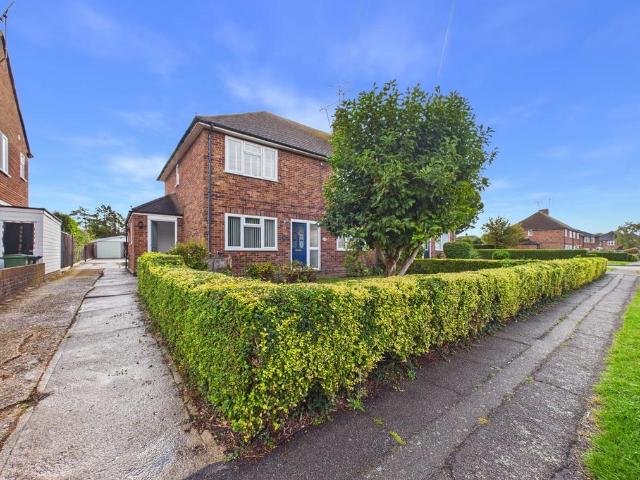 Flat for sale in Broughton, Aylesbury