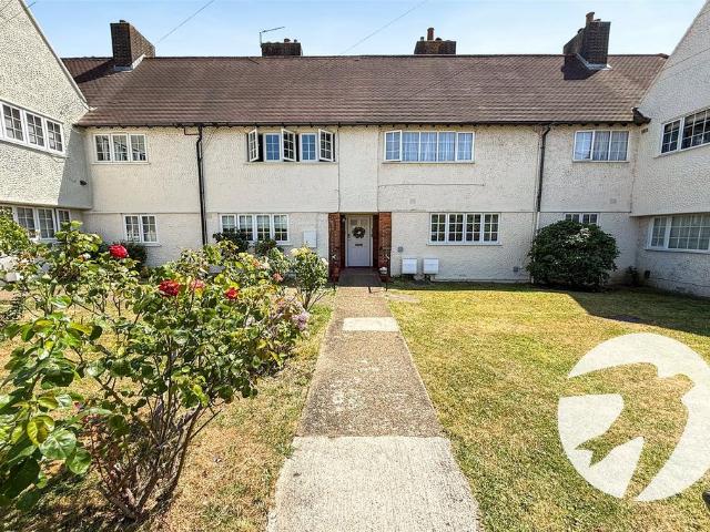 Flat for sale in Well Hall, Greater London
